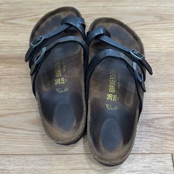 Birkenstock Black Leather Toe-Loop Sandal with Buckle Straps - Picture 4 of 8